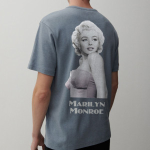 Футболка Marilyn Monroe із загадковим поглядом