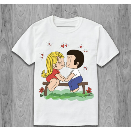 Футболка Love is… на скамейке хлопковая