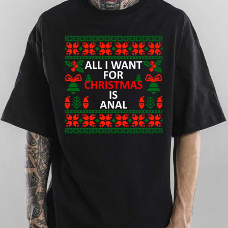 Футболка ALL I WANT FOR CHRISTMAS IS ANAL на красном фоне