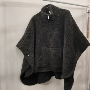 Пончо плюшевое черное Calvin Klein