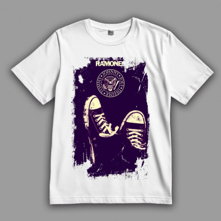 Футболка Ramones, Кеды и дорога в Нью-Йорк