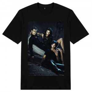 Футболка Дневники вампира. Любовный треугольник города Мистик-Фоллс